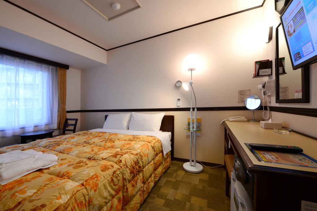 Toyoko Inn Kobe Sannomiya-Eki Higashi מראה חיצוני תמונה