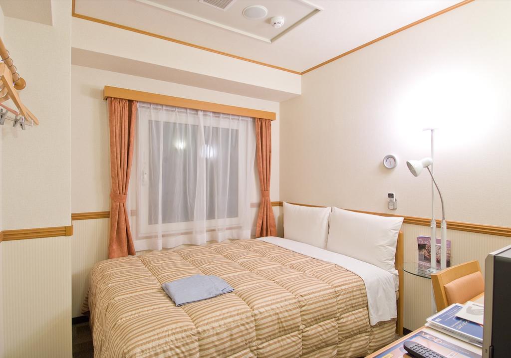 Toyoko Inn Kobe Sannomiya-Eki Higashi מראה חיצוני תמונה