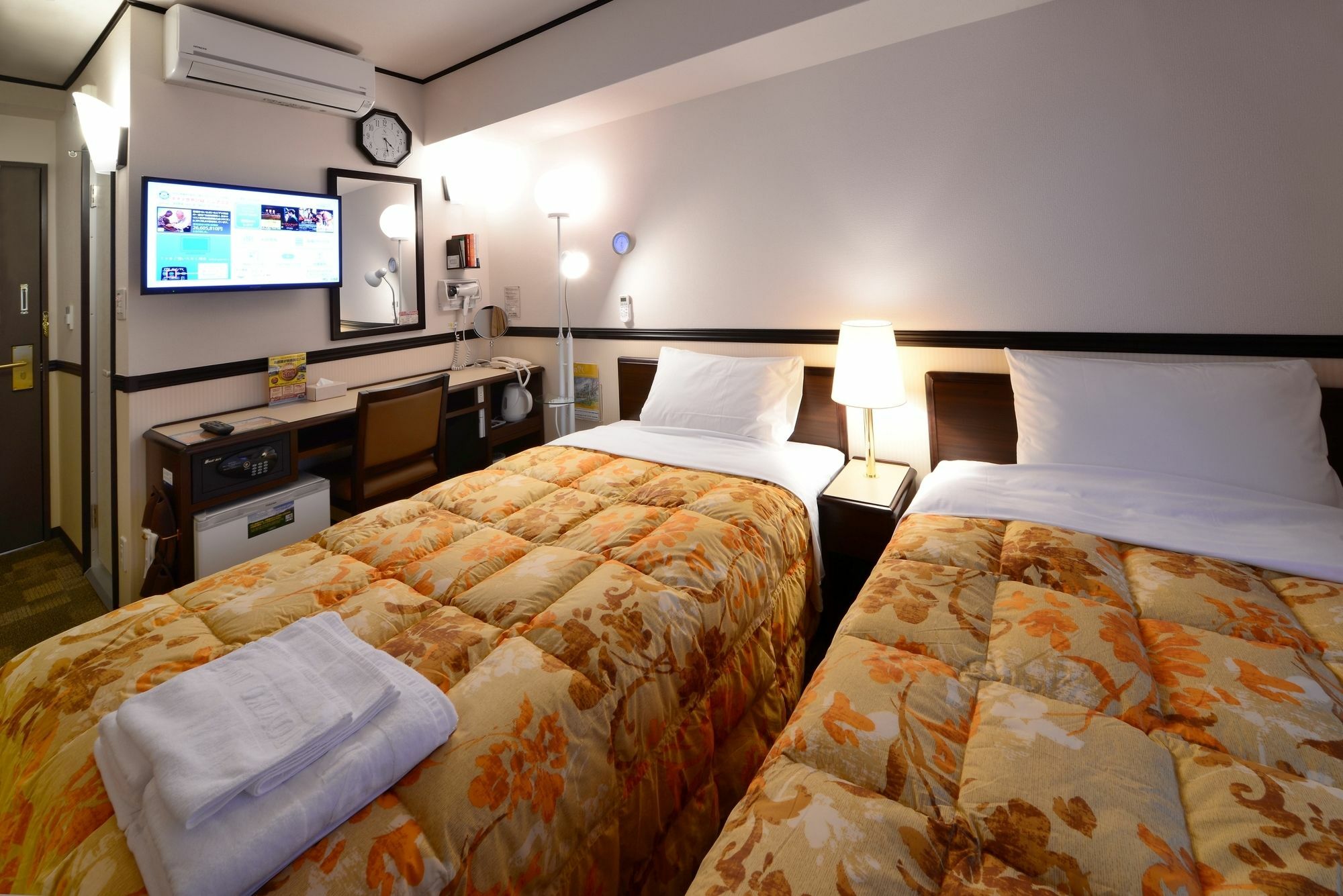 Toyoko Inn Kobe Sannomiya-Eki Higashi מראה חיצוני תמונה